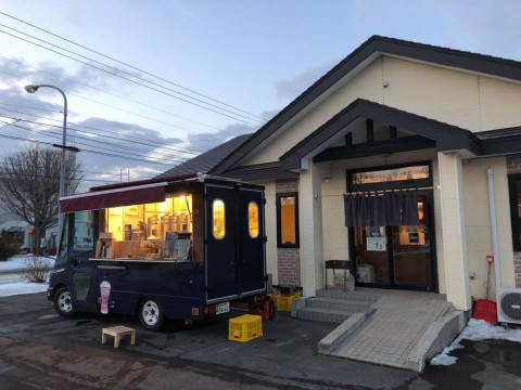 蕎麦人にビアバスが。。。蕎麦人の一品料理の出番です(笑)