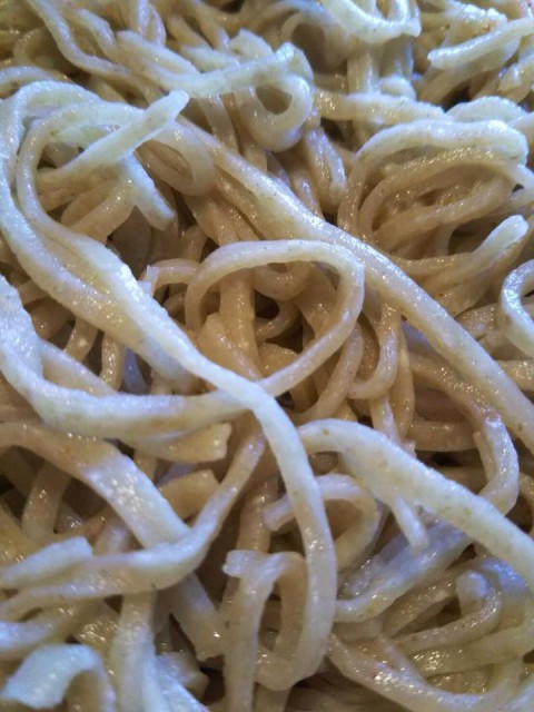 モリそば用の甘味控えめのおつゆには粗びきがお勧め