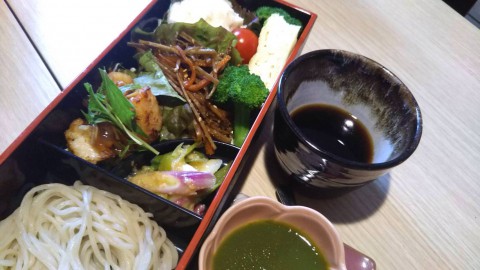 お蕎麦・丼物・お弁当のテイクアウトメニューを拡充いたします