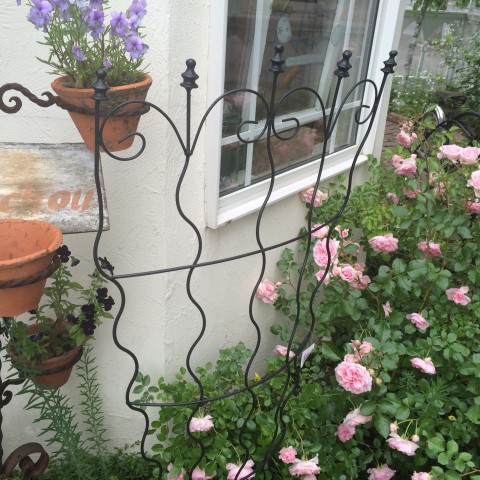 ウェーブトレリス入荷。