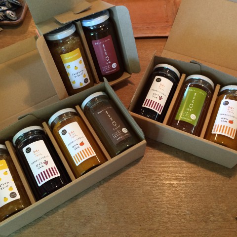 果実茶、ジャムのギフト。