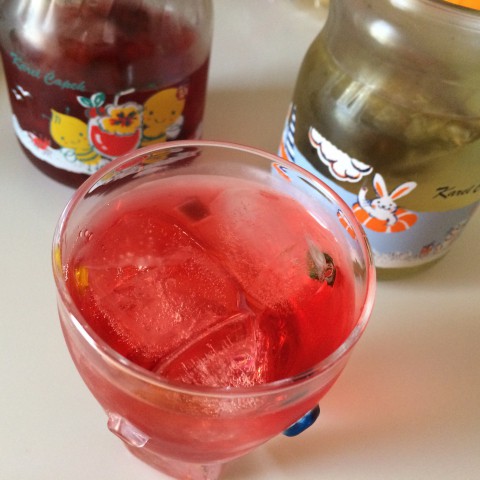 暑〜い日には冷たいハーブティーを。