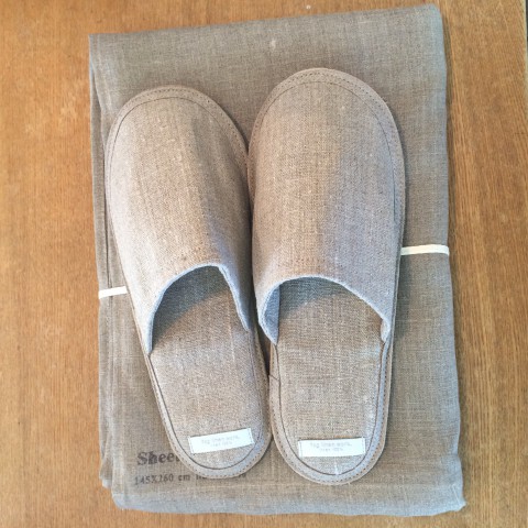 fogリネンスリッパとシーツ