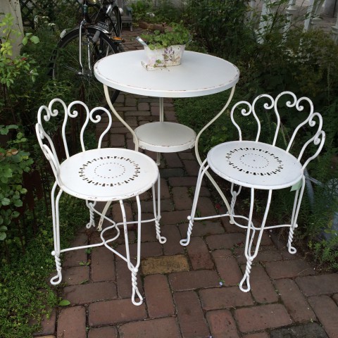 お庭でゆっくり。