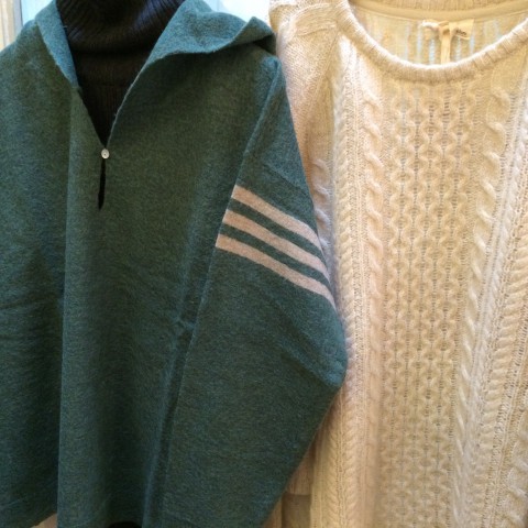 コロニーのニット入荷!