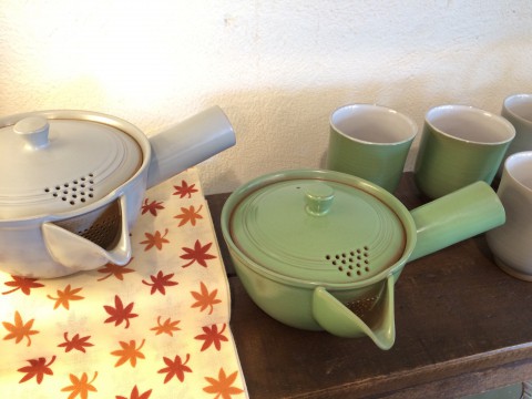 かもしか道具店のしぼり出し急須。