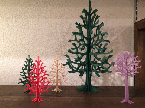 フィンランド製ツリー入荷。