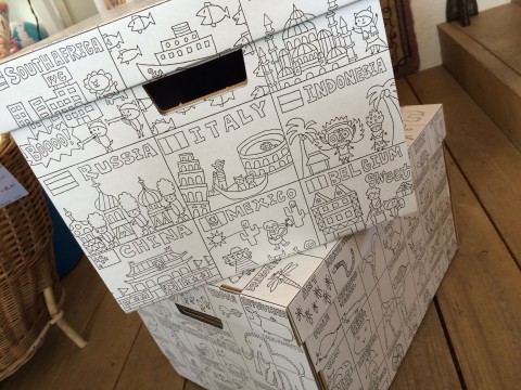 お片づけに塗り絵ボックス!