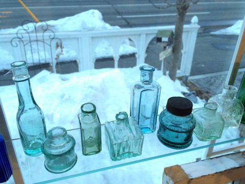 イギリスアンティーク小瓶とか。