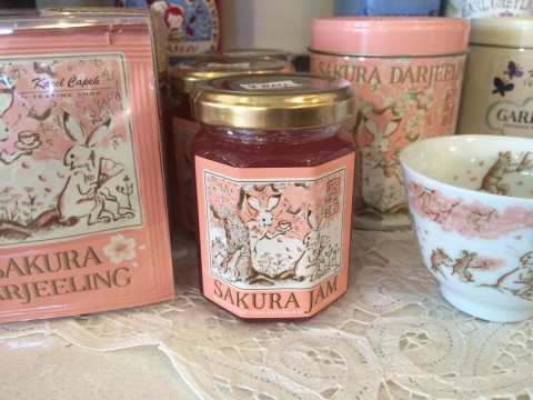 桜ダージリンと桜ジャム。