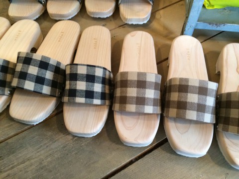 今治バスタオルや檜のサンダルとか。