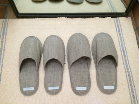 リネンスリッパ。