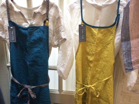 リーノ エ リーナのエプロン入荷!