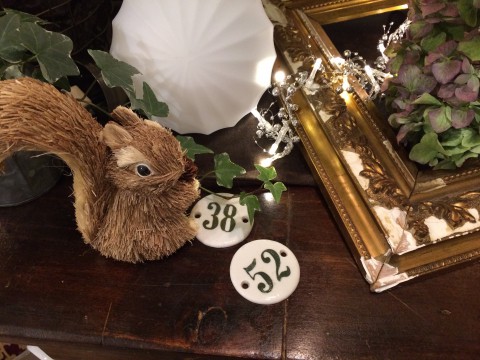 明日13日は午後1時から営業します!