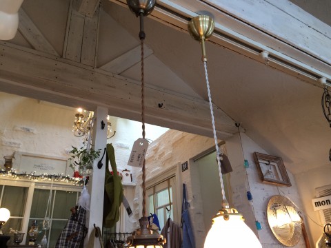 ペンダントライト灯具ホワイト出ました!