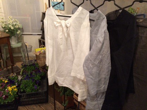 fog の新しいブラウスも入荷!