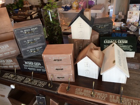 旭川から小家具入荷❣️