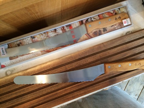 波刃ナイフ、新潟県燕市。