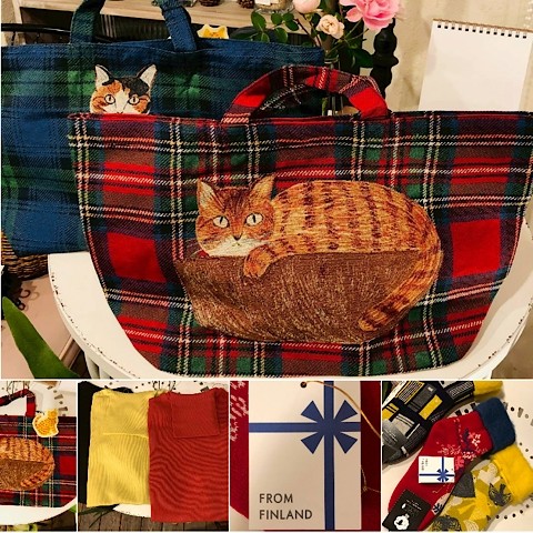 猫ちゃん柄トートバッグともこもこソックス