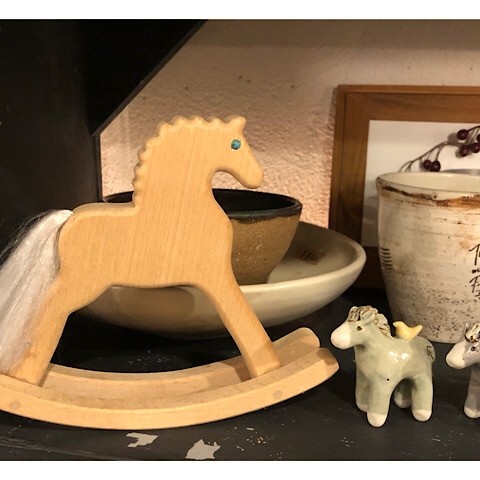 北欧天然木ロッキングホース置物