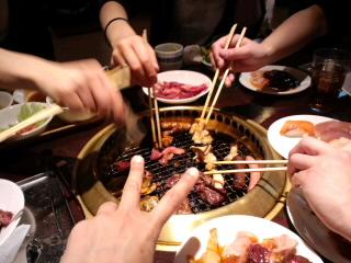 にくにく。