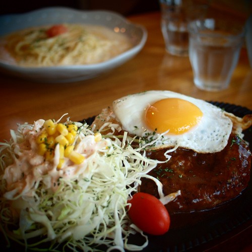 ロコモコでランチ