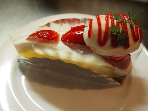 お菓子のニシヤマのケーキ&カフェの飲み物付き宿泊プラン・・好評です。