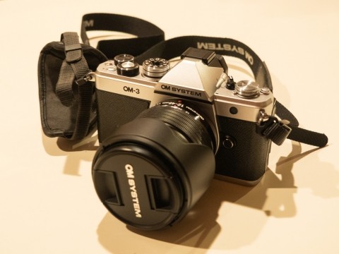 新しいカメラ「OM-3」が届きました。庭に咲くカタクリなどを試し撮り!