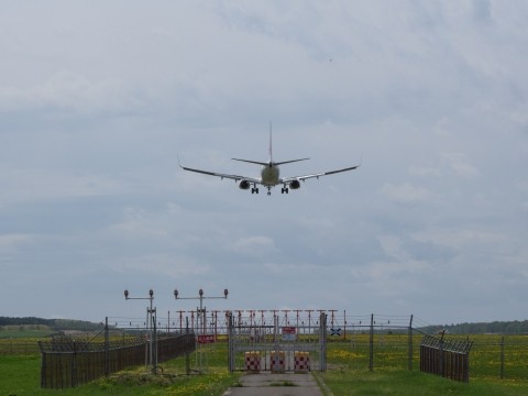 6/1帯広空港の駐車場がリニューアル、17エンドで飛行機見学!