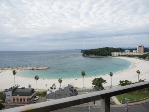 南紀白浜空港を使って白浜温泉へ(2)～ホテル三楽荘～
