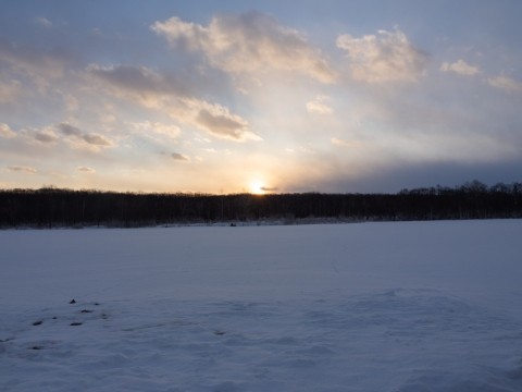 今年の元旦は初日の出、初霧氷、初丹頂と初エゾリス!