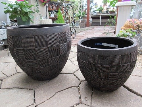 グラスファイバーの鉢が人気の理由