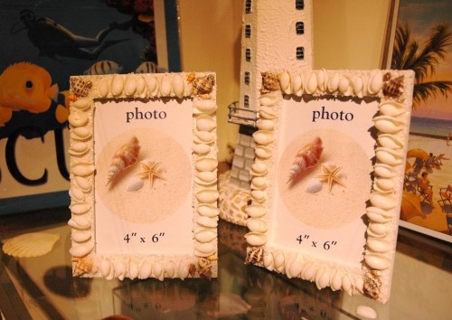 暑さに負けず・・『貝殻が涼しい写真たて』