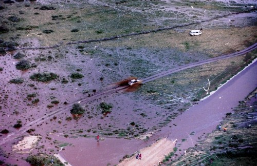 泥の河を越えて
