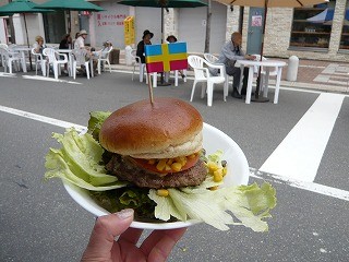 Tokaｃｈiホコテンバーガー、１００％大満足　　　(゜∀ ゜)ノ♪