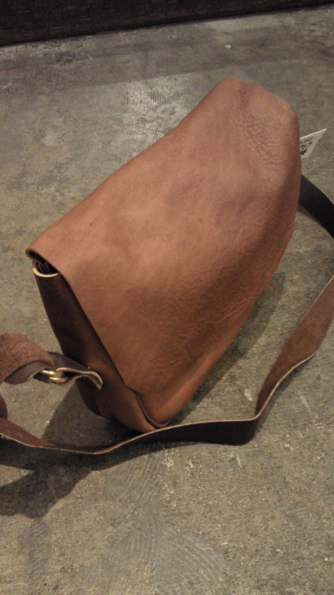 LEELANAU SMALL MESSENGER BAG