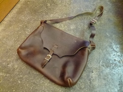 FERNAND LEATHER Strap Pouch (L)
