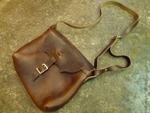 FERNAND LEATHER Strap Pouch (M)