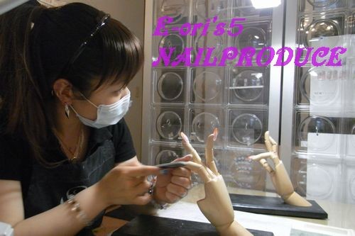 アクリルスカルプチュアの練習。