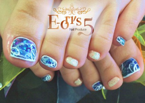 今月のブログデザインをフットにしました。