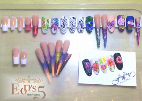 Fantasy Nails。