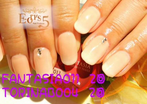 また×4、IKKOさんネイルをオーダーされました♪