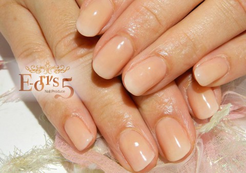 また×8、IKKOさんネイルをオーダーされました♪