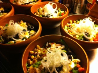 新メニュー！！パフェとコブサラダついに登場♪