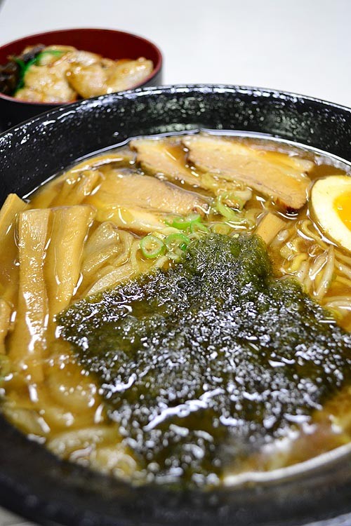 今日のラーメンとチビタ