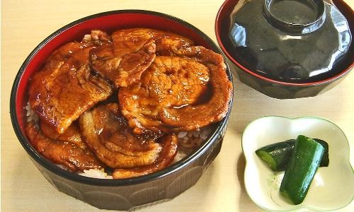 1年30豚丼?