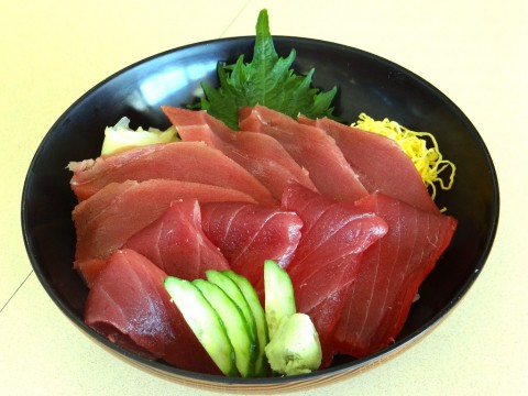 数量限定。 本まぐろ丼が1000円!!
