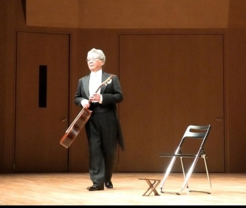 Mitsutoshi  tanaka  classic guitarist