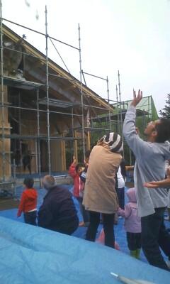 雨と一緒に餅が降る～♪