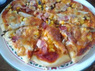 朝からピザ~♪と今日は卒業式